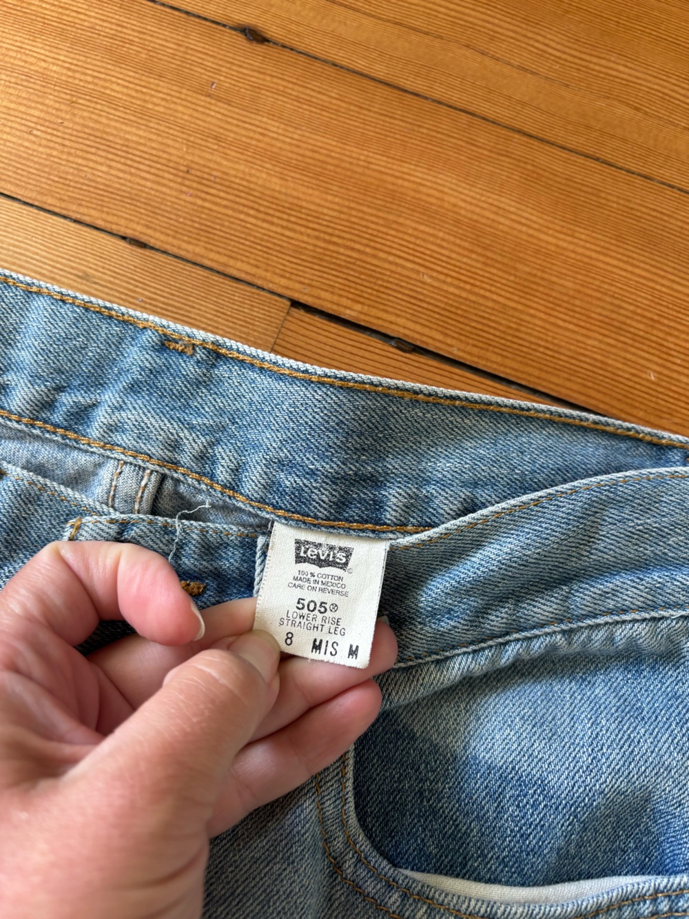 Vintage Levi’s 505 light wash Y2K straight leg mid rise clean - Picture 8 of 12